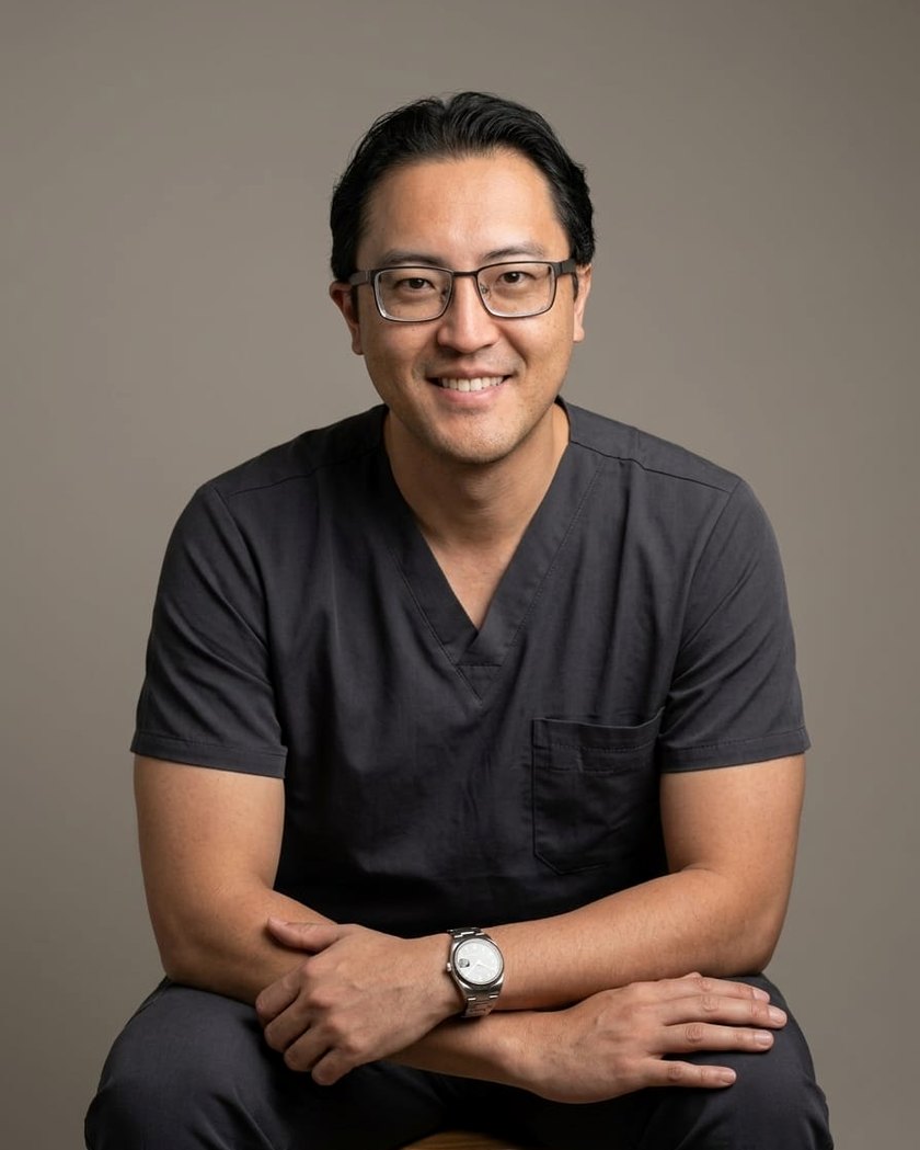 Dr. Fábio Koiti Nishimori em atendimento