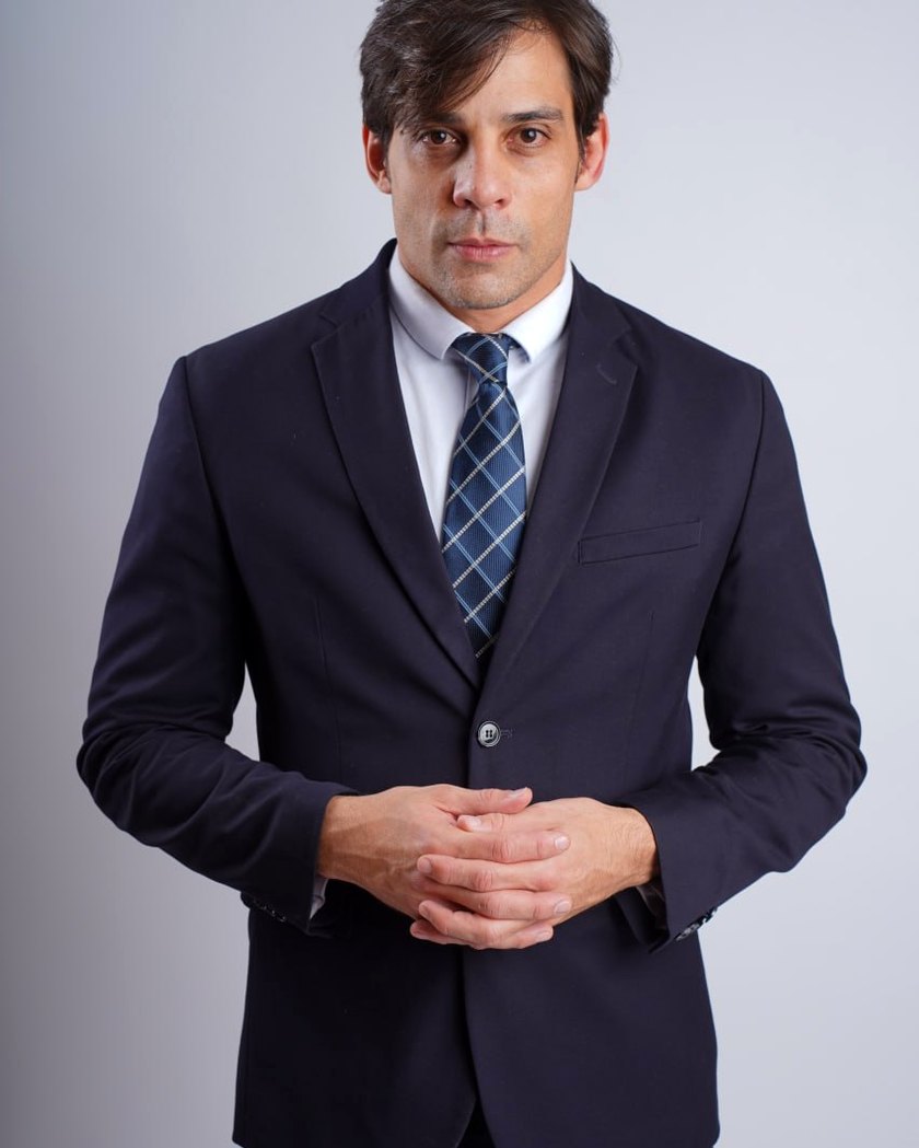 Dr. Rafael Gouvêa Gomes em atendimento